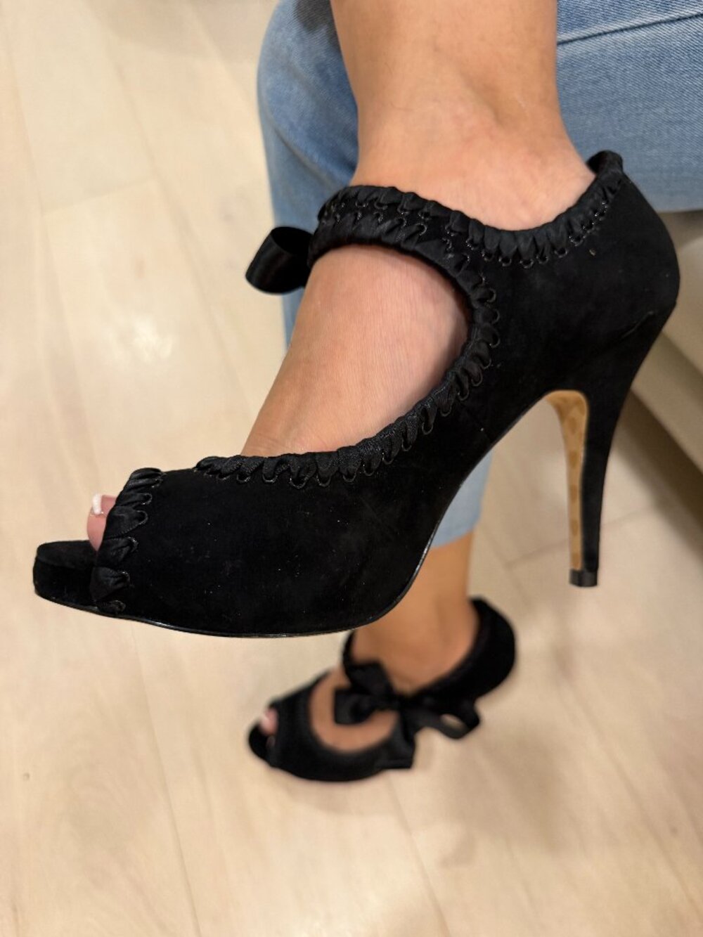 Betsey Johnson Black Peep Toe Bow Stiletto Suede Heels Size 8.5
